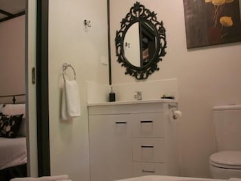 Tudor Cottages Mt Dandenong - C Tourism 3