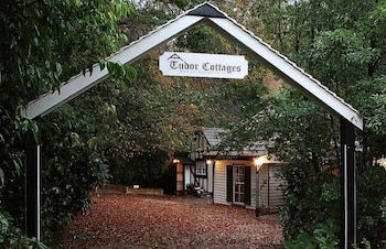 Tudor Cottages Mt Dandenong - C Tourism 1