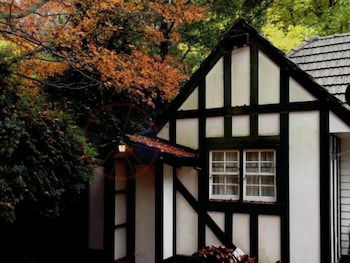 Tudor Cottages Mt Dandenong - C Tourism 0