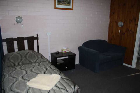 Nhill Oasis Motel - C Tourism 4