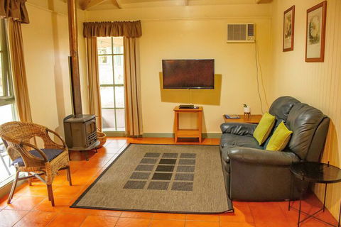 Kalimna Woods Cottages - C Tourism 7