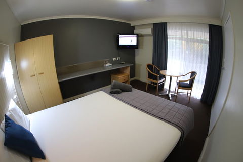 Sleepy Hill Motor Inn - C Tourism 1