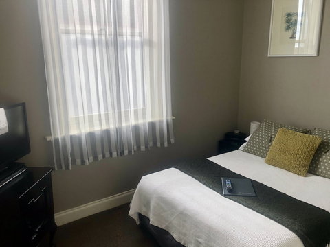 Athelstane House - C Tourism 2