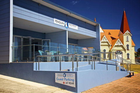 Penguin Beachfront Apartments - C Tourism 0