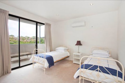 Four Kings Apartments - C Tourism 7