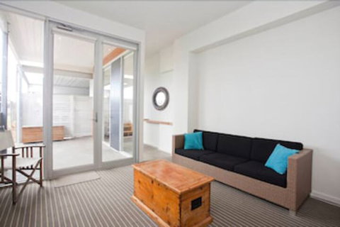 Four Kings Apartments - C Tourism 4