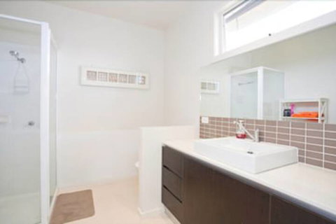 Four Kings Apartments - C Tourism 3