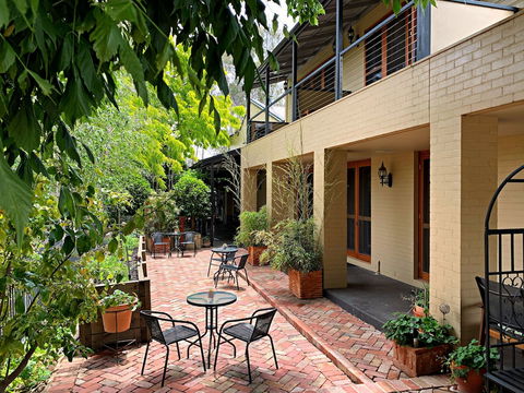 CocknBull Boutique Hotel - C Tourism 4