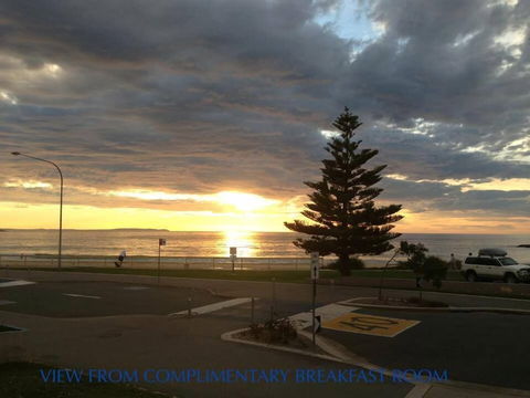 Beachhouse Mollymook - C Tourism 0