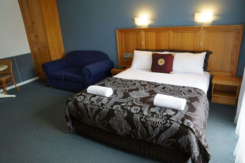 Golden Leaf Motor Inn - C Tourism 6