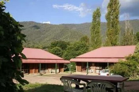 Harrietville Snowline Hotel - C Tourism 1