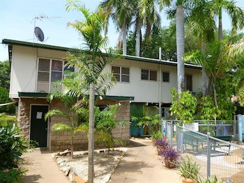 Palm Court Budget Motel Hostel/Backpackers - C Tourism 6