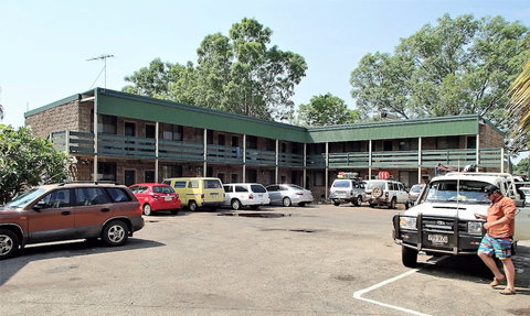 Palm Court Budget Motel Hostel/Backpackers - C Tourism 5