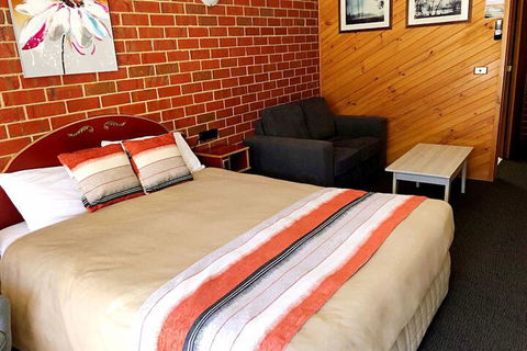 The Elms Motor Inn - C Tourism 1
