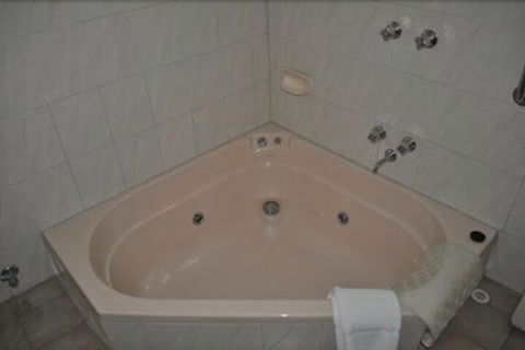 Nunawading Motor Inn - C Tourism 7