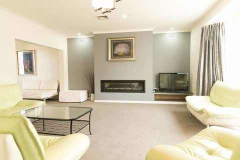 Hawthorn Holiday House - C Tourism 5