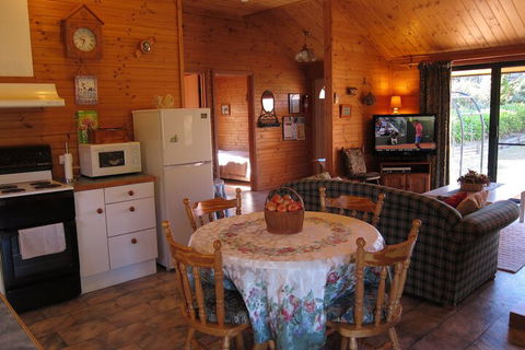 Edelweiss Cottage B&B - C Tourism 5