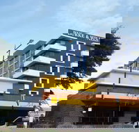 Burke and Wills Hotel - C Tourism