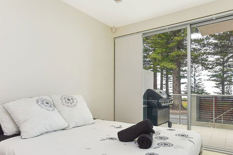 Breeze Beachfront Apartments - C Tourism 7