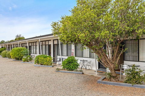 Gazebo Motor Inn - C Tourism 4