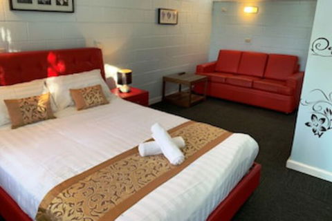 Gazebo Motor Inn - C Tourism 0