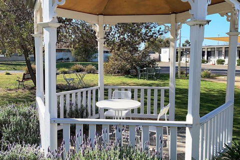 Gazebo Motor Inn - C Tourism 2