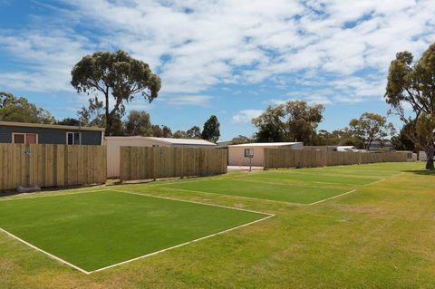 Victor Harbor Holiday & Cabin Park - C Tourism 4