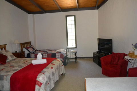 Colonial Motel - C Tourism 1