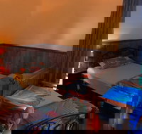 Stanley Lakeside Spa Cabins - C Tourism