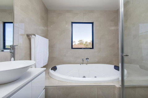 Silversands Beach Cottage - C Tourism 3
