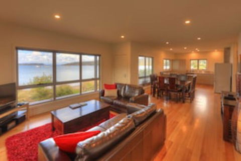 Fairwinds - Essentially Tas - C Tourism 0