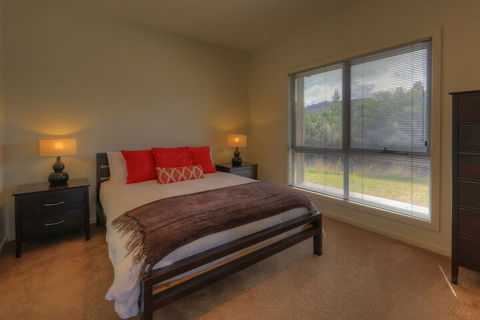 Fairwinds - Essentially Tas - C Tourism 2
