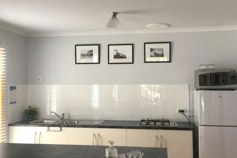 Lazy Days Bed & Breakfast Cottage - C Tourism 2