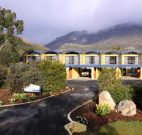Five Clematis Views - C Tourism