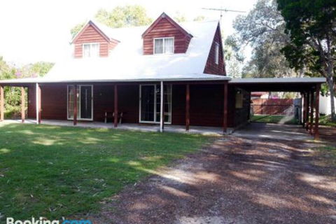 Wyndham Lodge - C Tourism 0