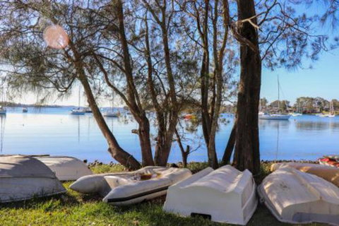 Lakefront Simplicity - C Tourism 1