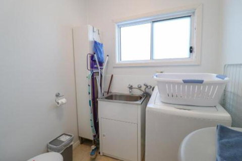 Lakefront Simplicity - C Tourism 6