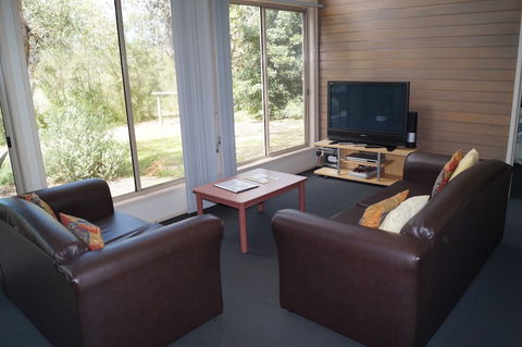Waterfront Retreat At Wattle Point - C Tourism 5