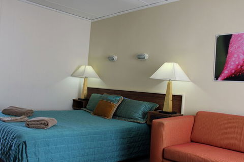 Australian Motor Homes Tourist Park - C Tourism 3