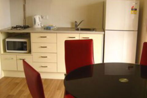 Australian Motor Homes Tourist Park - C Tourism 5