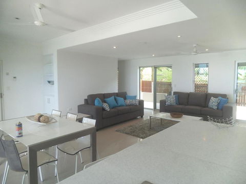 Island Villas & Apartments - C Tourism 6