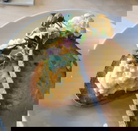 Little Hugh - C Tourism