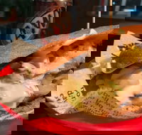 Pontiac Burgers  Wings - C Tourism