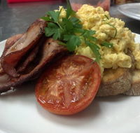 Dine Divine Sassafras