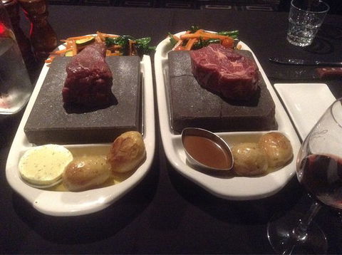 Stonegrill Restaurant - Club Mulwala - C Tourism 0