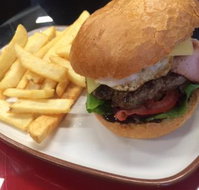 Drouin PizzaBurger Lounge - C Tourism