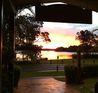 Riverside Tavern - C Tourism
