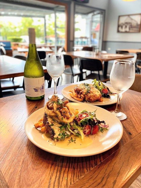 Commercial Hotel Redbank - C Tourism 1