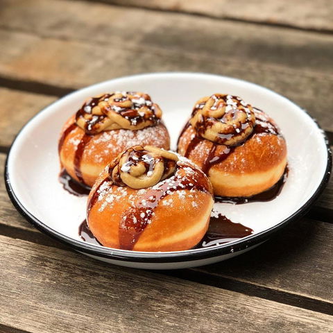 Easeys @ Two Wrongs - C Tourism 0