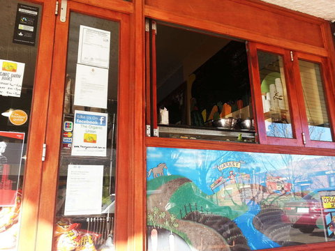 Colac Charcoal Chicken Grill - C Tourism 0